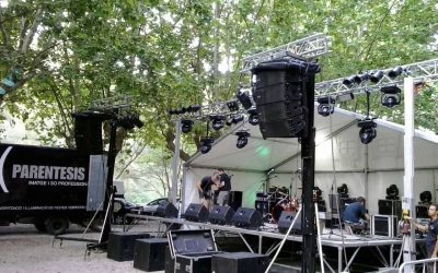 Muntatge d'esdenaris amb so i llum per concerts