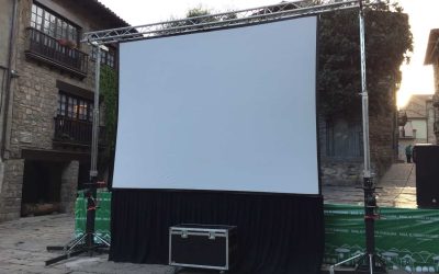 Pantalla gigante para cine al aire libre